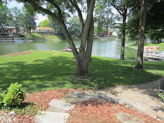 3rd image of 439 E Lake Dr
