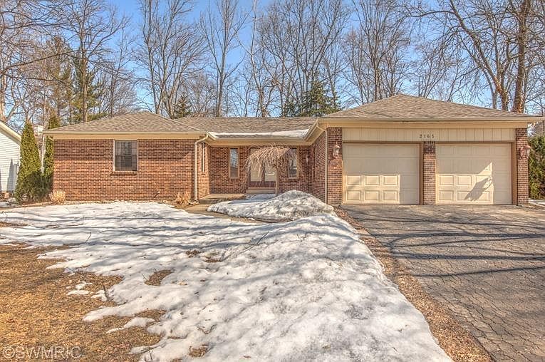1st image of 2165 Bayham Dr SE