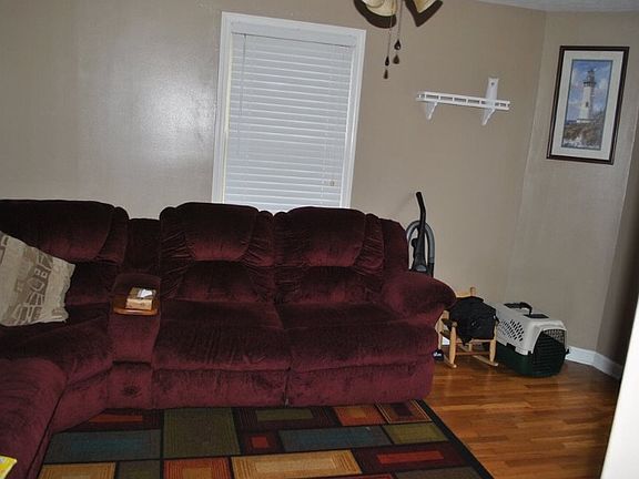 den with door to deck