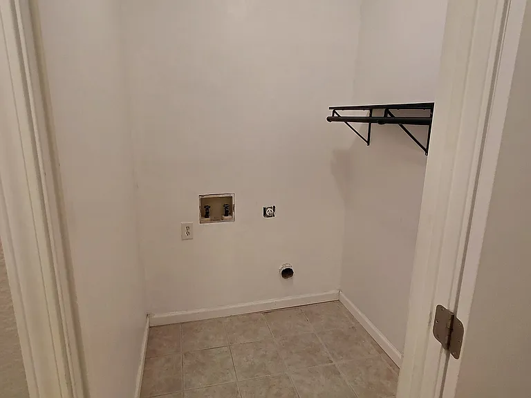 1109 W Los Angeles Cir — Photo 12