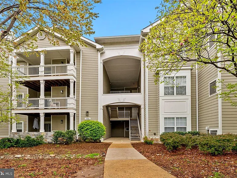1708 Lake Shore Crest Dr #24 — Photo 3