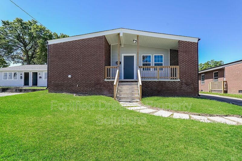 1st image of 509 Saunders Pl Unit A