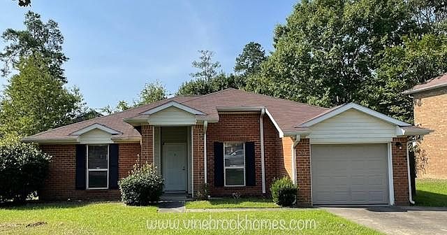 1st image of 208 Barrow Ct
