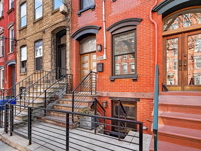 926 Park Ave — Photo 45