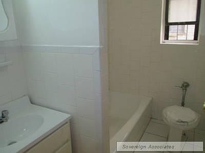 2nd image of 577 Isham St APT 1F