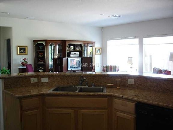 3rd image of 7689 Songster St