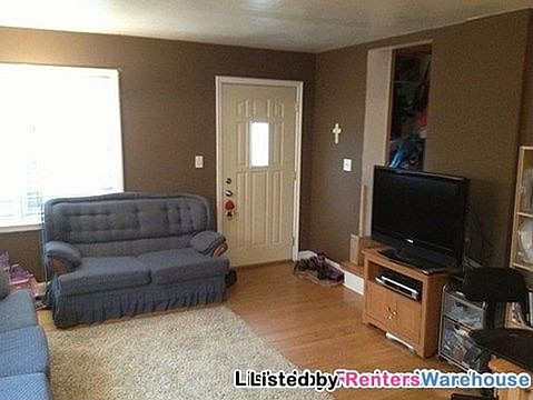 4th image of 85 Orme St E APT 1
