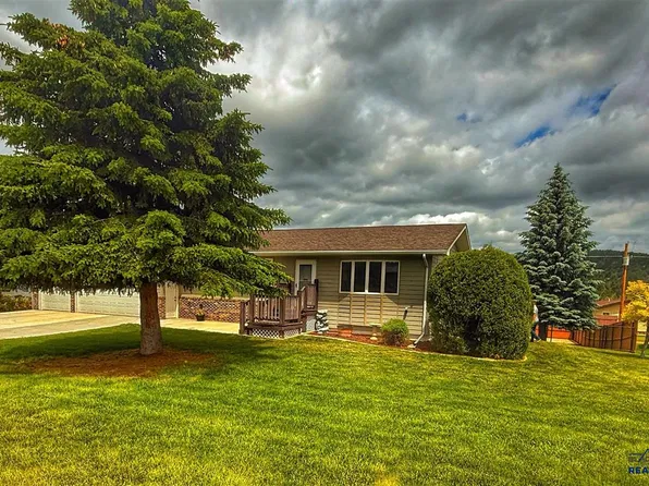 413 E Thompson St, Sundance, WY 82729