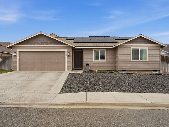 2nd image of 1110 W Davis St