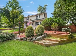 41 Forest Glen Rd, Valley Cottage, NY 10989