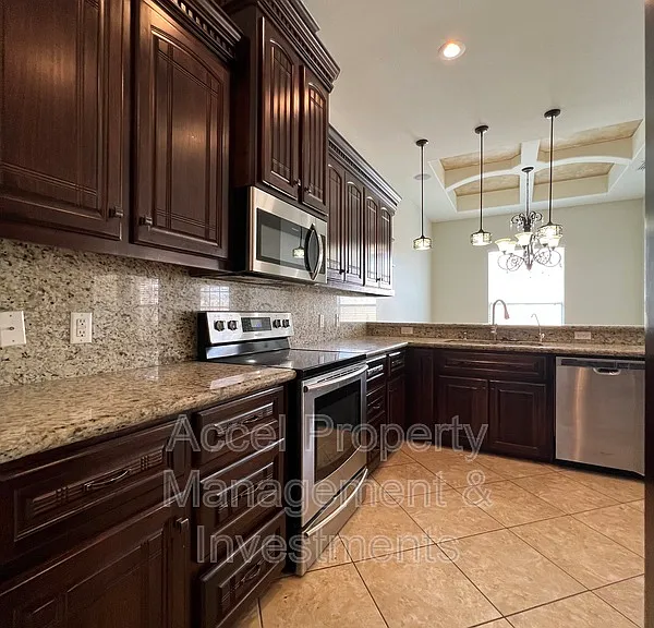 2301 N 46th St — Photo 6