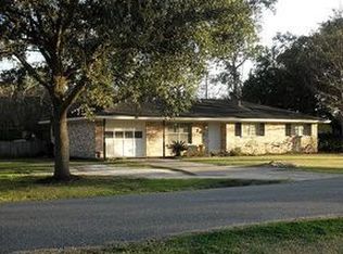 201 Sunnyview Ave, Friendswood, TX 77546