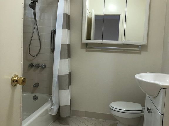 4th image of 369 Stanyan St APT 6