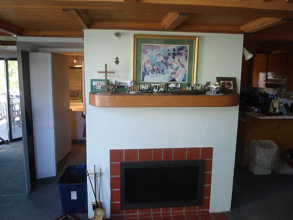 real wood fireplace w/gas 