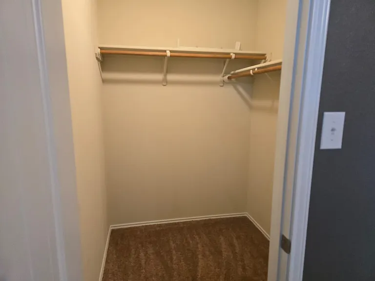 5561 Othello Dr — Photo 28