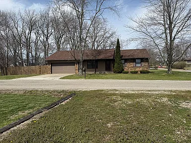 2634 E Hanover Dr — exterior photo