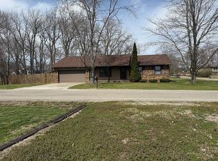 2634 E Hanover Dr, Altamont, IL