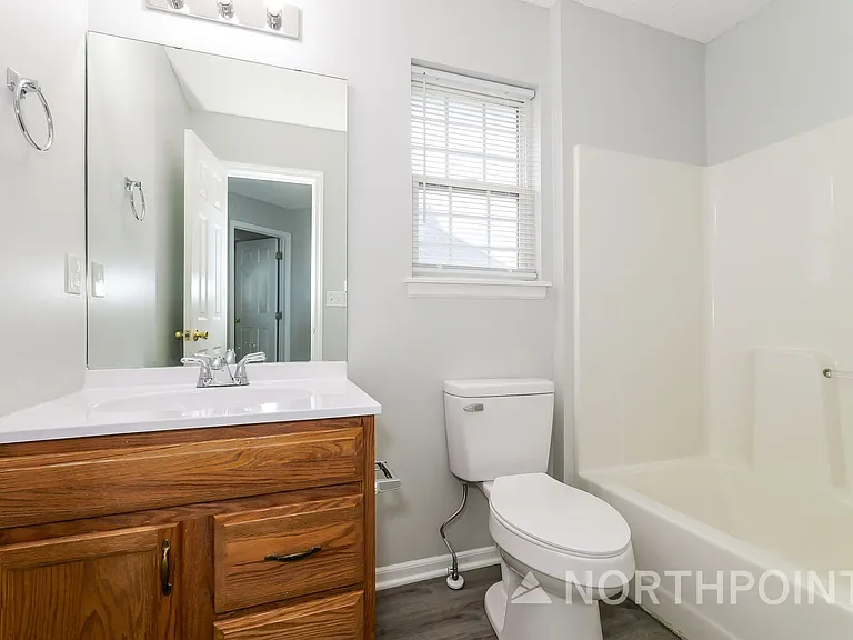 4211 Woodland Ave — Photo 12