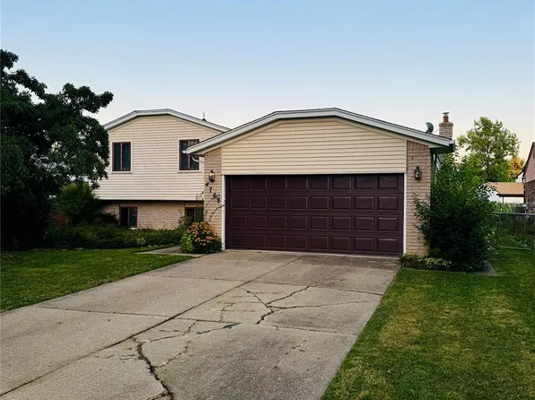 4768 Dreon Ct, Sterling Heights, MI 48310