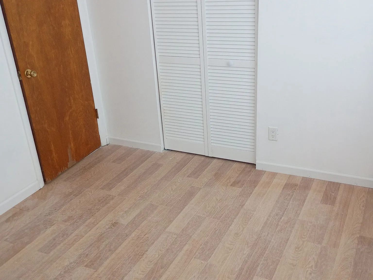 7450 Sieloff Dr — Photo 2