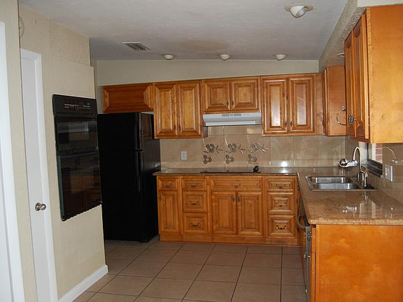 3rd image of 343 Harbor Dr