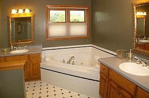 4th image of 35484 Fareway Ln