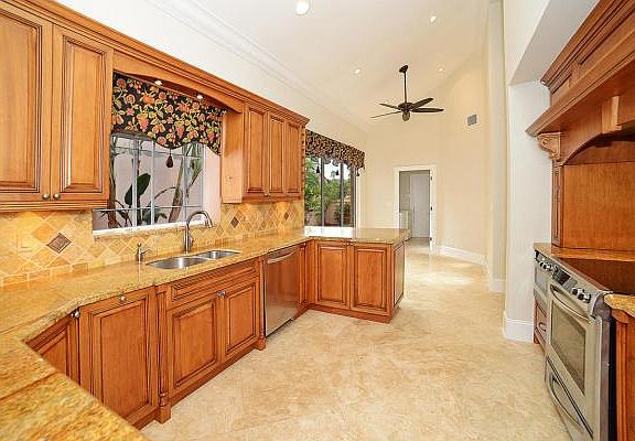 Home For Sale In Deer Creek