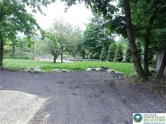 5th image of 1244 Seidersville Rd