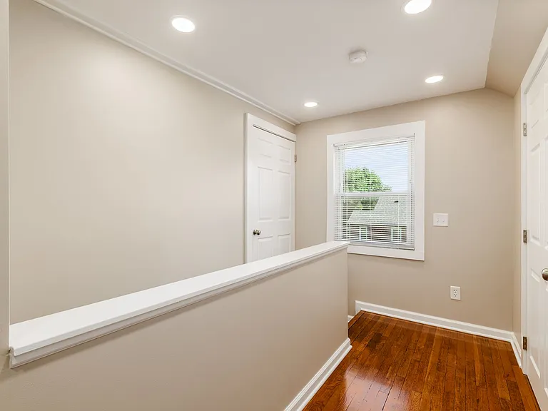 2215 Dresden St — Photo 20