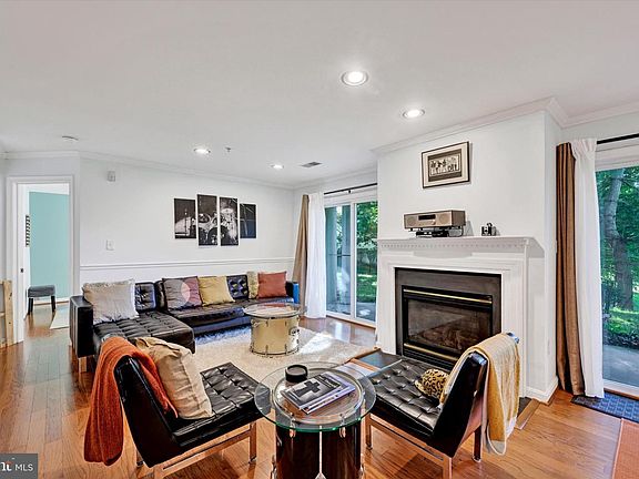 5th image of 12 Joanna Ct