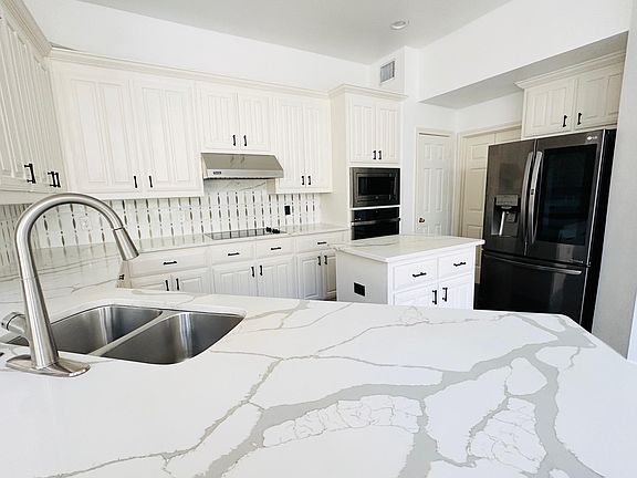 4th image of 6220 Park Meadow Ln
