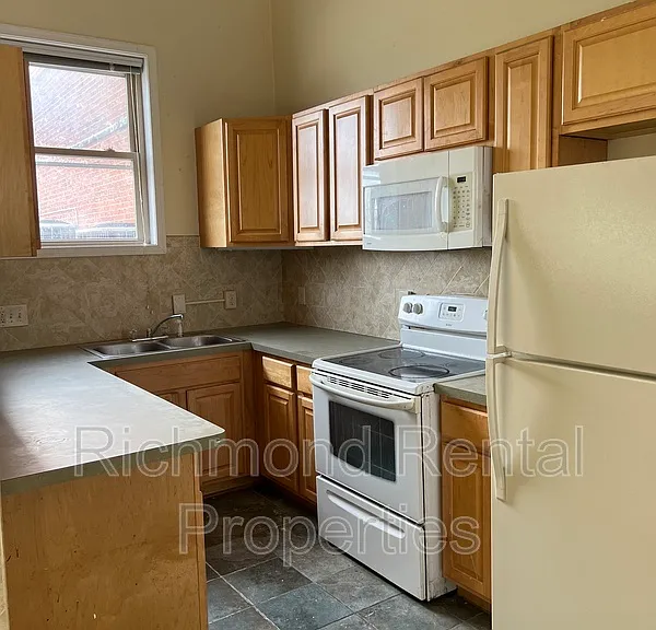 11 E Broad St #1 — Photo 9