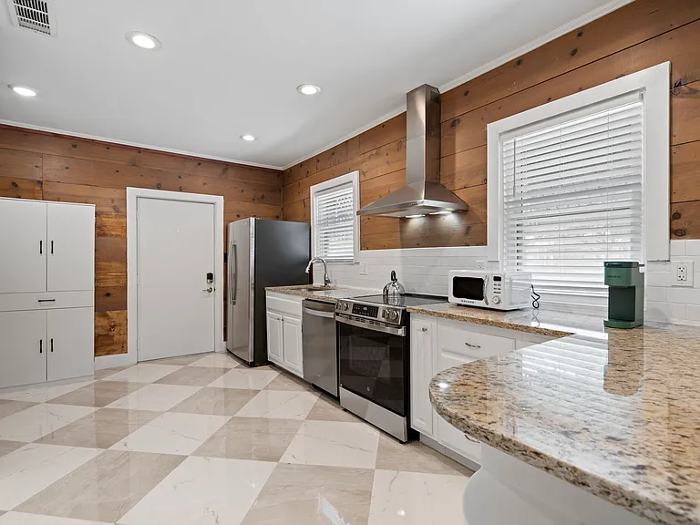 5802 Oram St #5802 — Photo 12