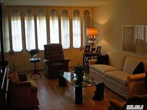 3rd image of 1454 Egmont Pl