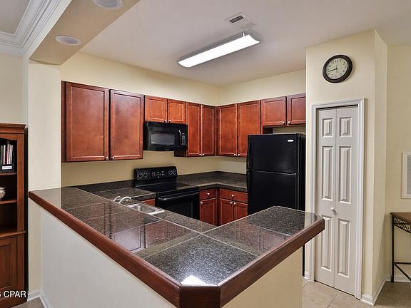 4th image of 402 Baldwin Rowe Cir