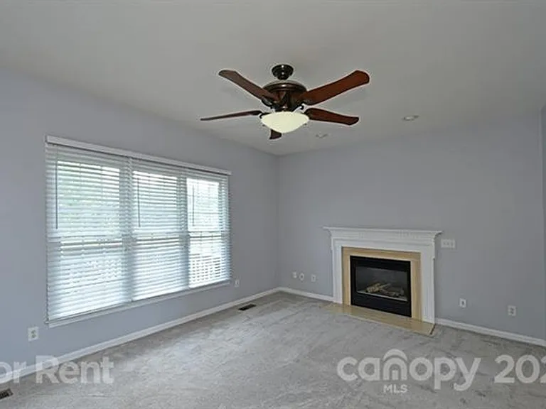 10402 Friarsgate Rd — Photo 12