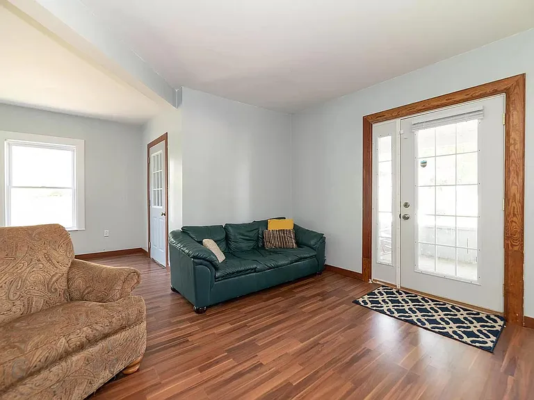 1227 Jefferson Ave — Photo 11