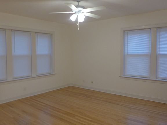 3rd image of 4804-16 N Linder Ave #201