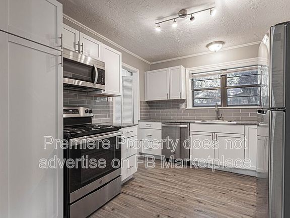 4th image of 2320 W 76th St