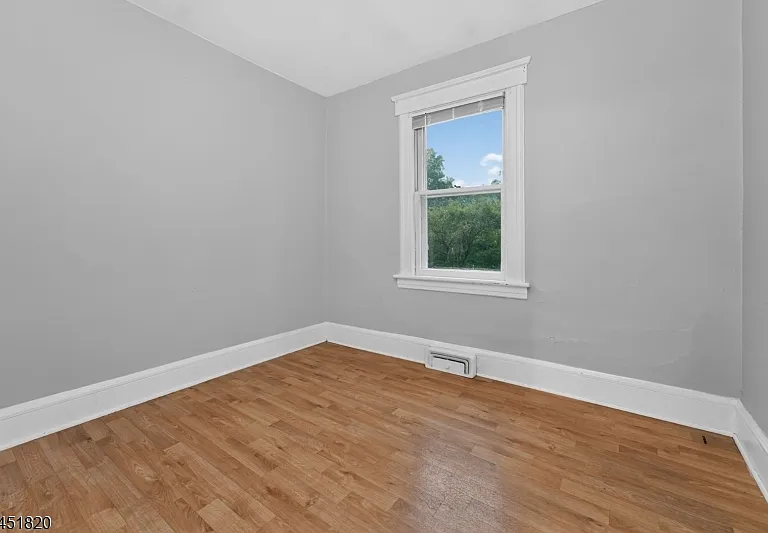 11 Pulaski Rd — Photo 14