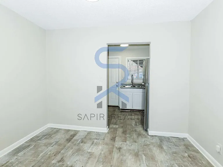 2045 Alison Ct SW #4 — Photo 3
