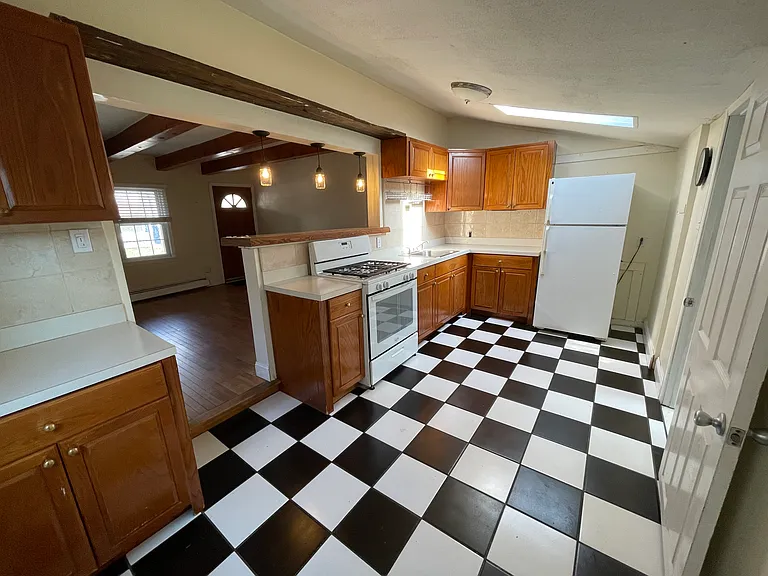 25 Mill St — Photo 12