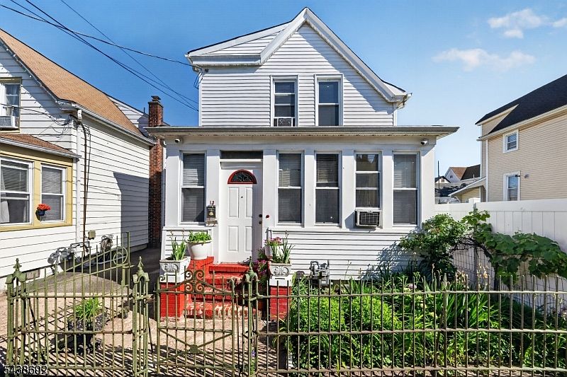 1st image of 13 Sherman Pl