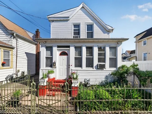 13 Sherman Pl, Clifton City, NJ 07011