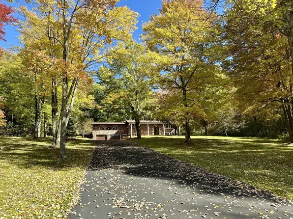 17046 18th Hwy, Conneautville, PA 16406