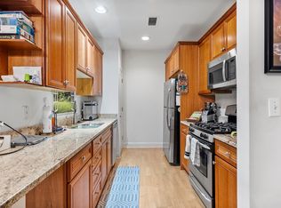 248 Albion St APT 212, Wakefield, MA 01880