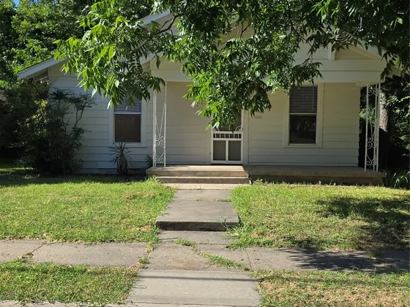702 Schmitz Ave, Denton, TX 76209