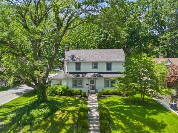 7646 Walnut St, Kansas City, MO 64114