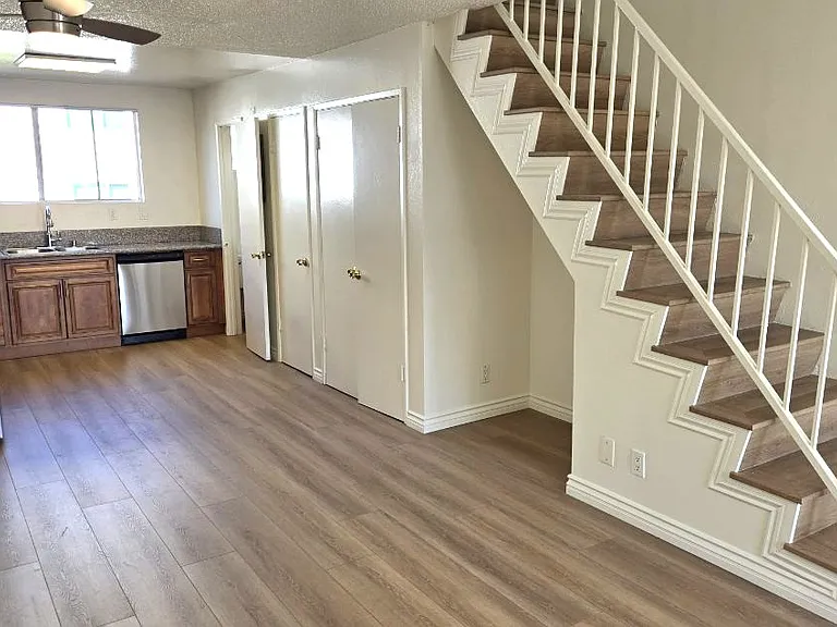 140 N Berendo St #2 — Photo 3
