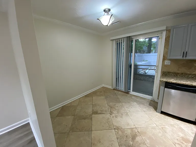 55 Oneonta Dr — Photo 6